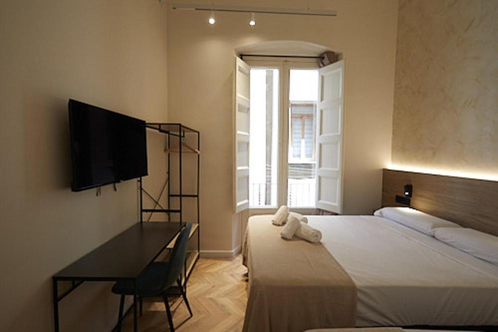 Ella Hostel Boqueria Barcelona Bagian luar foto